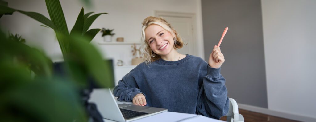 Blonde freelance girl in the middlw of a pricing negotiation